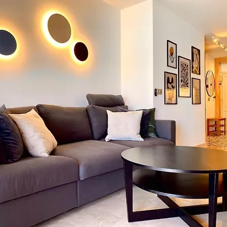 Stylish & Modern 1 Bedroom On Frontline Of Playa Del Duque Apartment *